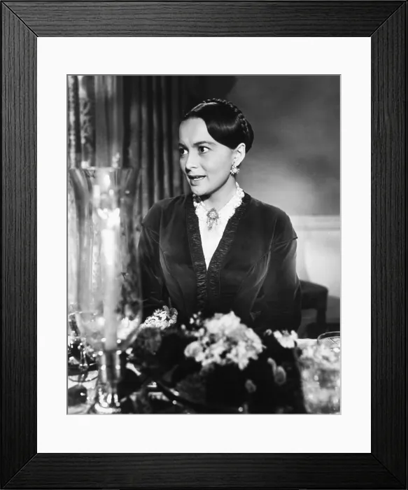 Framed Print : THE HEIRESS, Olivia de Havilland, 1949