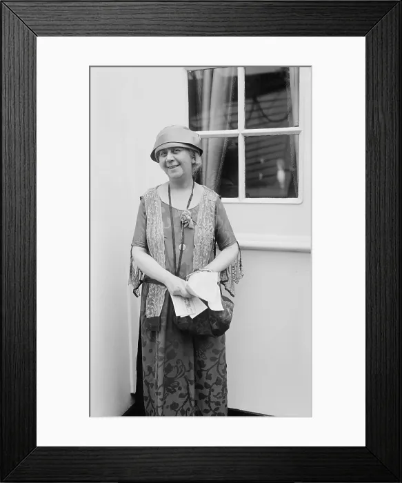 Framed Print : Louise Closser Hale (1872-1933), American actress and novelist. From 1929 until her death in 1933, she had roles in several films including SHANGHAI EXPRESS and DINNER AT EIGHT Framed Print : Louise Closser Hale (1872-1933), American actress and novelist. From 1929 until her death in 1933, she had roles in several films including SHANGHAI EXPRESS and DINNER AT EIGHT
