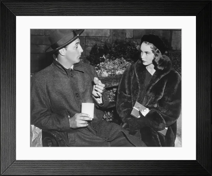 Framed Print : HOLIDAY AFFAIR, from left: Robert Mitchum, Janet Leigh, 1949