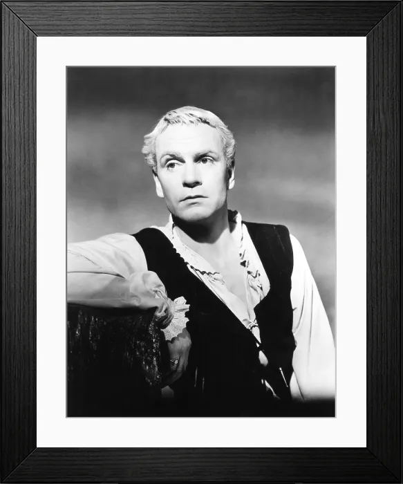 Framed Print : HAMLET, Laurence Olivier, 1948