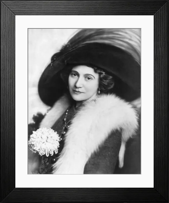 Framed Print : Bertha Kalich (1874-1939), Ukrainian born American actress, known for performances in New York's Yiddish theater. Ca. 1910 Framed Print : Bertha Kalich (1874-1939), Ukrainian born American actress, known for performances in New York's Yiddish theater. Ca. 1910