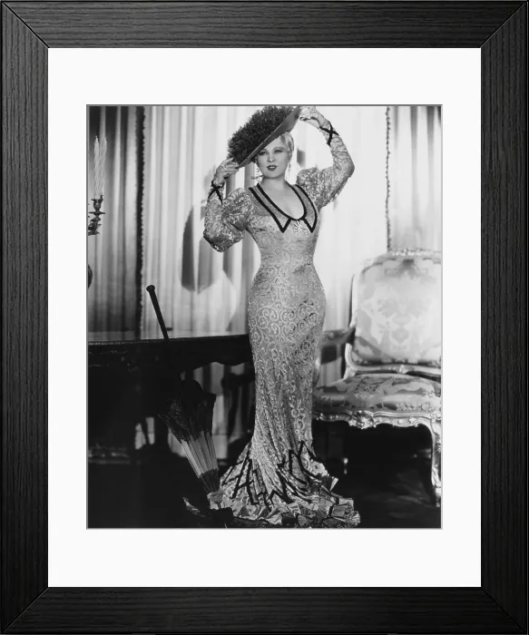 Framed Print : SHE DONE HIM WRONG, Mae West, 1933 Framed Print : SHE DONE HIM WRONG, Mae West, 1933