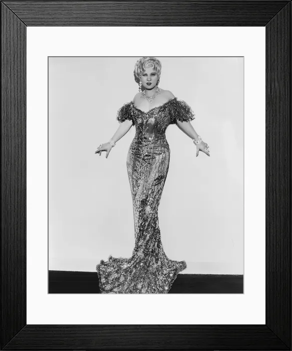 Framed Print : SHE DONE HIM WRONG, Mae West, 1933