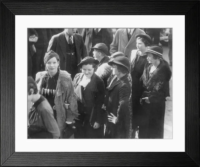 Framed Print : Bonnie and Clyde's friends and relatives were sentenced for harboring fugitives from justice in Dallas Texas, Feb 26, 1935. L to R: Billie Mace, Mary O'Dake, Mrs