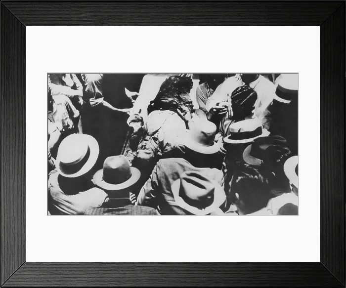 Framed Print : Bullet Riddled body of Clyde Barrow, accused killer of dozens of peace officers Framed Print : Bullet Riddled body of Clyde Barrow, accused killer of dozens of peace officers