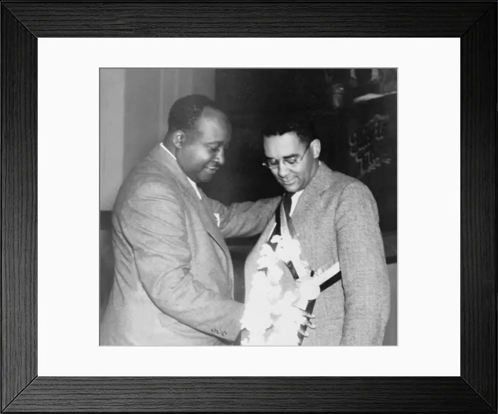 Framed Print : Richard Wright (1908-1960), African-American author of the best selling 1940 novel 'Native Son, 'receiving the Spingarn Award from sociologist, Elmer Carter, in 1941