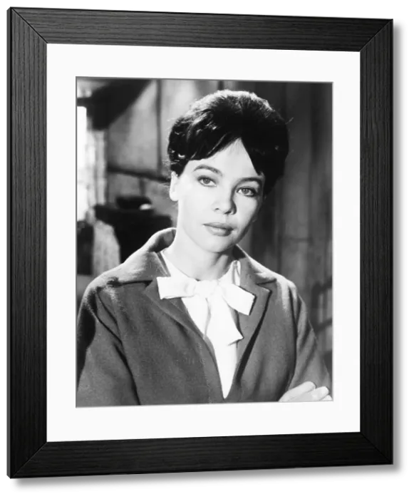 Framed Print : THE L-SHAPED ROOM, Leslie Caron, 1962