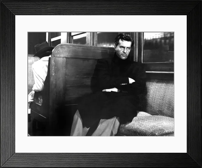 Framed Print : THE LOST WEEKEND, Ray Milland, 1945