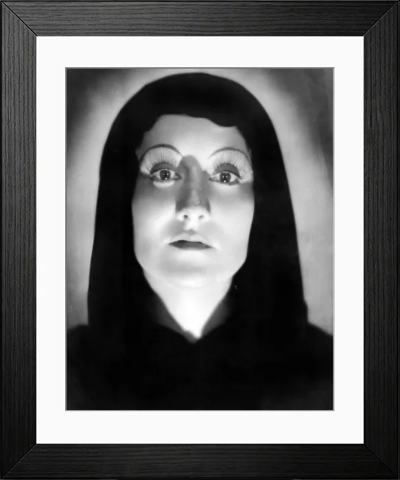 Framed Print : DRACULA'S DAUGHTER, Gloria Holden, 1936 Framed Print : DRACULA'S DAUGHTER, Gloria Holden, 1936