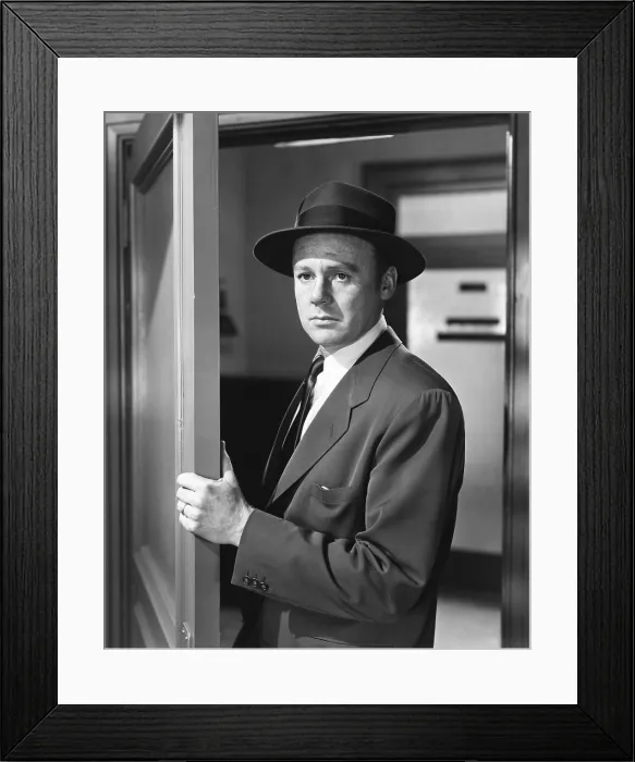 Framed Print : SCENE OF THE CRIME, Van Johnson, 1949 Framed Print : SCENE OF THE CRIME, Van Johnson, 1949