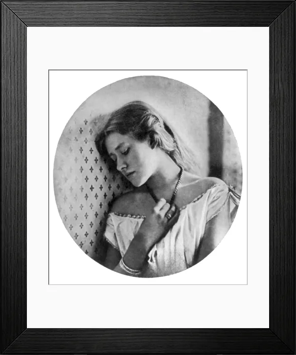 Framed Print : Ellen Terry (1847-1928), English actress, at the age of sixteen, she was already a seasoned performer. Portrait by Julia Margaret Cameron. 1863-64 Framed Print : Ellen Terry (1847-1928), English actress, at the age of sixteen, she was already a seasoned performer. Portrait by Julia Margaret Cameron. 1863-64