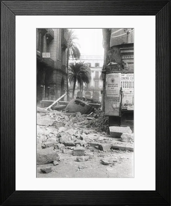 Framed Print : SPAIN. Barcelona. Spanish Civil War (1936-1939). Bombardment in Barcelona (October 1938). Plaza Real and Ramblas. AISA / Everett Collection**US SALES ONLY**