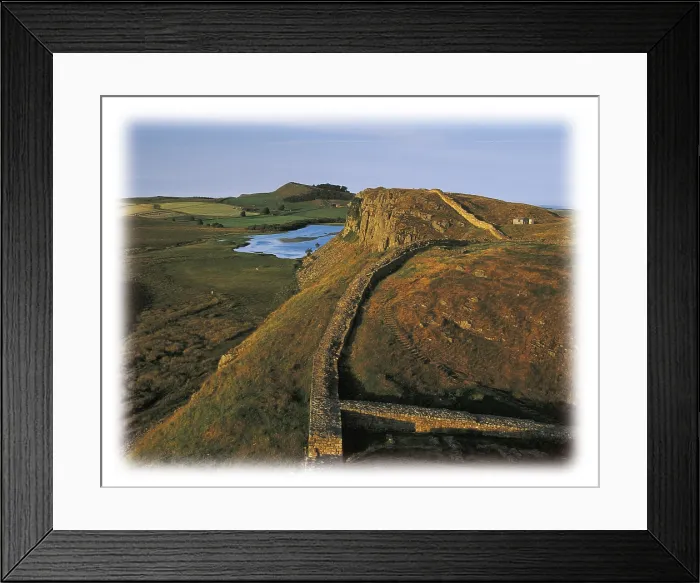 Framed Print : UNITED KINGDOM. ENGLAND. NORTH EAST ENGLAND. Hadrian's Wall. 122-132 A.D. Military Construction frontier of the Roman province of Britannia, with a length of 117 Km Framed Print : UNITED KINGDOM. ENGLAND. NORTH EAST ENGLAND. Hadrian's Wall. 122-132 A.D. Military Construction frontier of the Roman province of Britannia, with a length of 117 Km