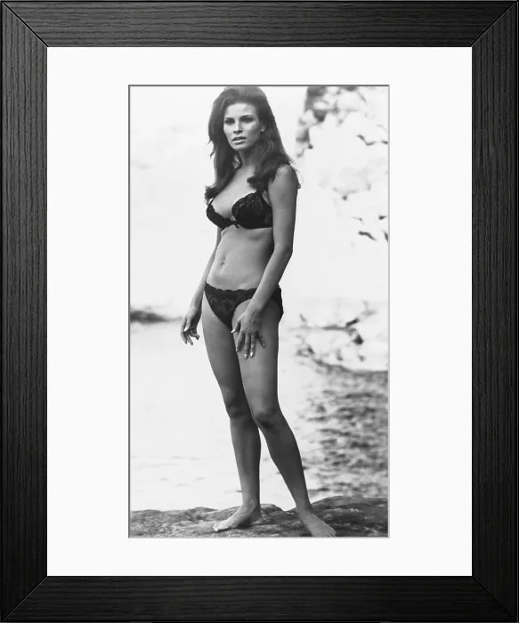 Framed Print : SHOOT LOUD, LOUDER... I DON'T UNDERSTAND, Raquel Welch, 1966