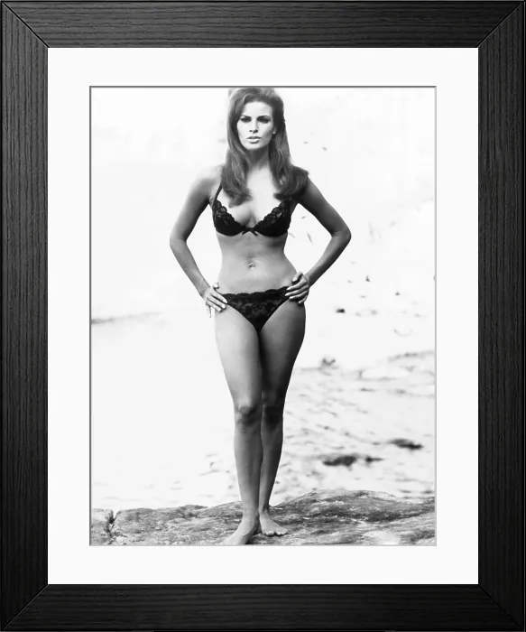 Framed Print : SHOOT LOUD, LOUDER... I DON'T UNDERSTAND, Raquel Welch, 1966