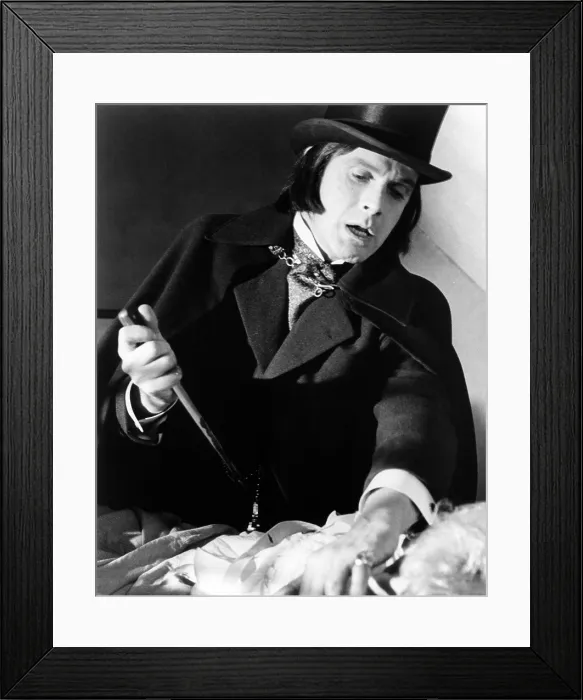 Framed Print : DR. JEKYLL AND SISTER HYDE, Ralph Bates, 1971 Framed Print : DR. JEKYLL AND SISTER HYDE, Ralph Bates, 1971