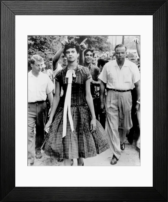 Framed Print : 15 year old Dorothy Counts braves harassment as she walks to Harding High School, Charlotte, N.C. Sept. 4, 1957 Framed Print : 15 year old Dorothy Counts braves harassment as she walks to Harding High School, Charlotte, N.C. Sept. 4, 1957
