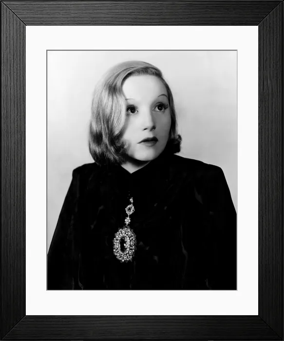 Framed Print : DREAMING LIPS, Elisabeth Bergner, 1937