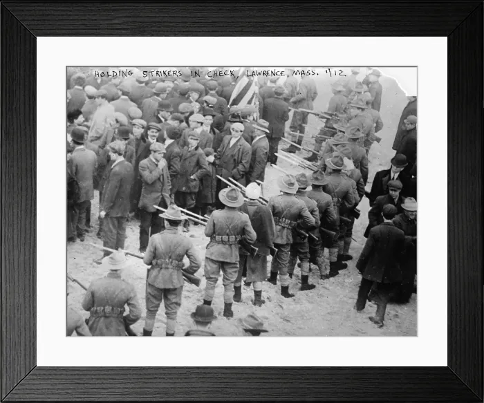 Framed Print : Lawrence Textile Strike. Massachusetts militiamen with fixed bayonets surround a parade of strikers, Lawrence, Mass. January, 1912