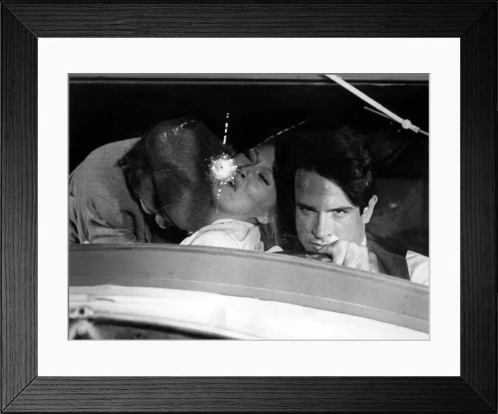 Framed Print : BONNIE AND CLYDE, Michael J. Pollard, Faye Dunaway, Warren Beatty, 1967 Framed Print : BONNIE AND CLYDE, Michael J. Pollard, Faye Dunaway, Warren Beatty, 1967