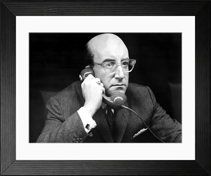 Framed Print : DR. STRANGELOVE, (aka DR. STRANGELOVE OR: HOW I LEARNED TO STOP WORRYING AND LOVE THE BOMB), Peter Sellers, 1964