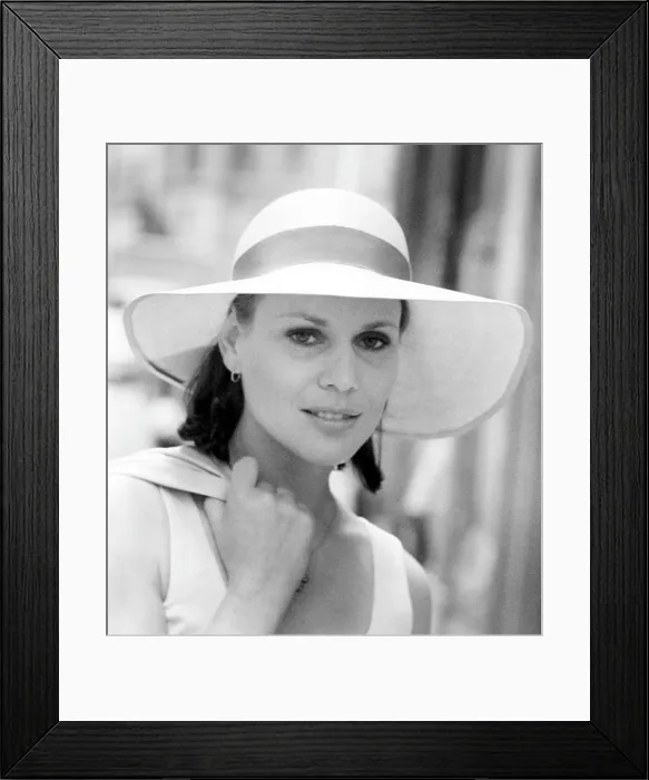 Framed Print : BOBBY DEERFIELD, Marthe Keller, 1977 Framed Print : BOBBY DEERFIELD, Marthe Keller, 1977