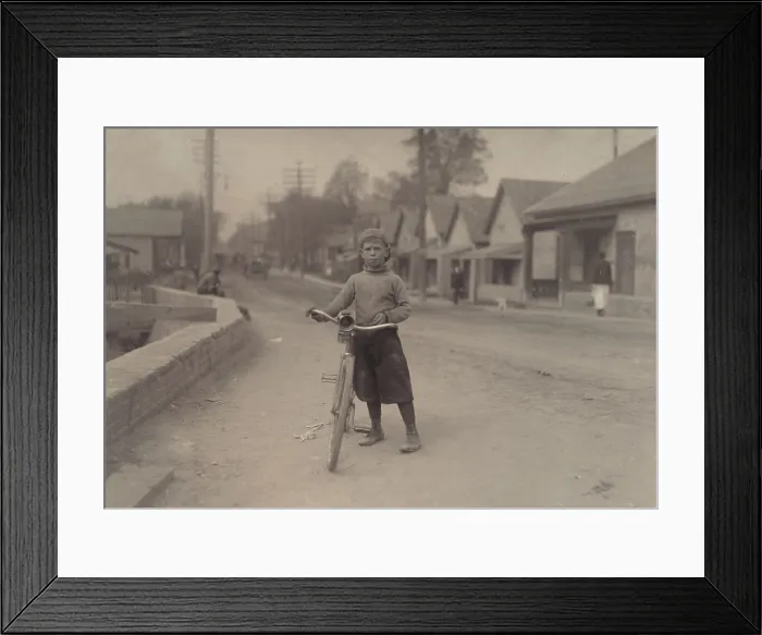 Framed Print : Child labor, Isaac Boyett, I'm de whole show, the twelve year old proprietor, manager and messenger of the Club Messenger Service Framed Print : Child labor, Isaac Boyett, I'm de whole show, the twelve year old proprietor, manager and messenger of the Club Messenger Service