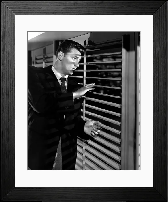 Framed Print : HIS KIND OF WOMAN, Robert Mitchum, 1951