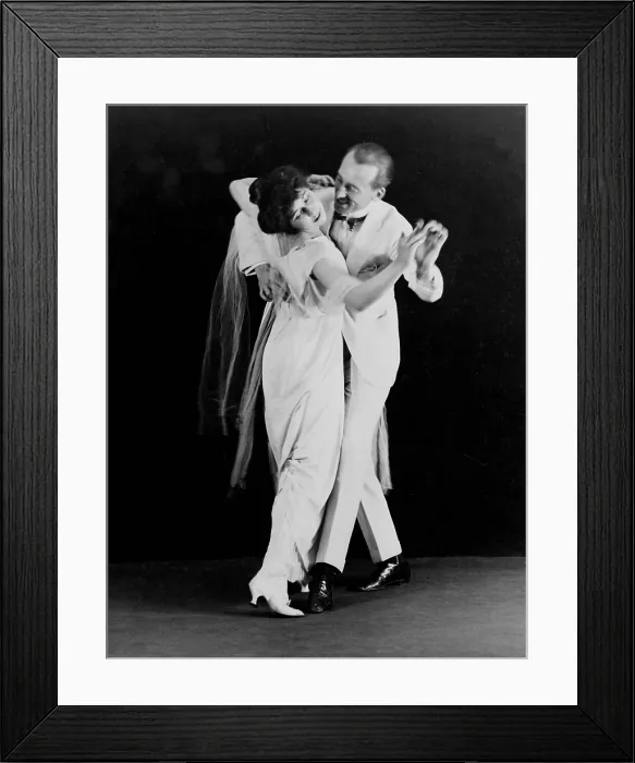 Framed Print : Irene and Vernon Castle, in dancing position, ca. 1916 Framed Print : Irene and Vernon Castle, in dancing position, ca. 1916