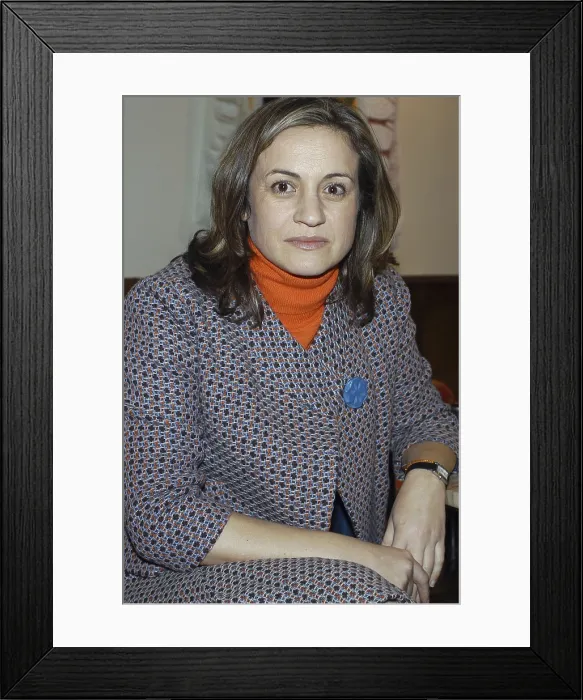 Framed Print : CASTROLuisa (1966). Writer. 2006. Oscar Elias / AISA / Everett Collection (184573)**US SALES ONLY** Framed Print : CASTROLuisa (1966). Writer. 2006. Oscar Elias / AISA / Everett Collection (184573)**US SALES ONLY**