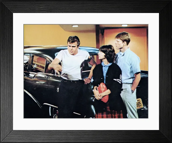 Framed Print : AMERICAN GRAFFITI, Paul Le Mat, Cindy Williams, Ron Howard, 1973 Framed Print : AMERICAN GRAFFITI, Paul Le Mat, Cindy Williams, Ron Howard, 1973