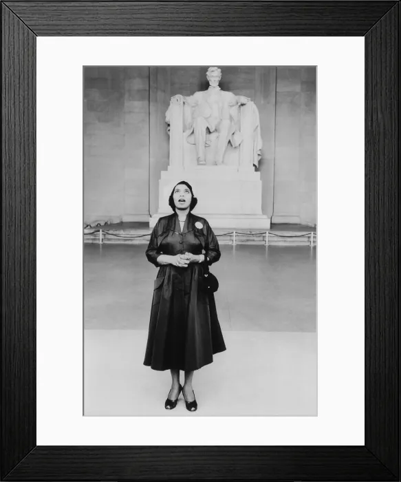 Framed Print : Opera singer Marian Anderson stands in front of the statue of Lincoln at the Lincoln Memorial in Washington D.C. the site of her memorable Easter Sunday concert in 1939 Framed Print : Opera singer Marian Anderson stands in front of the statue of Lincoln at the Lincoln Memorial in Washington D.C. the site of her memorable Easter Sunday concert in 1939