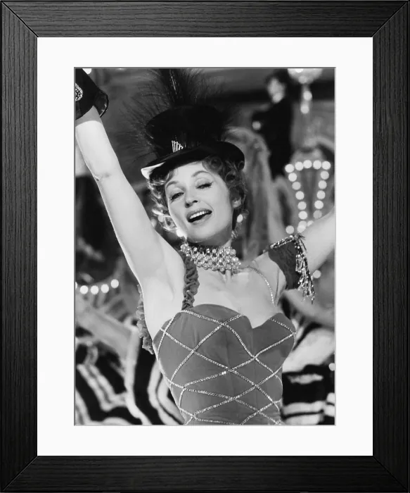 Framed Print : EINE FRAU, DIE WEISS, WAS SIE WILL, (aka MOTHER OF PEARL), Lilli Palmer, 1958