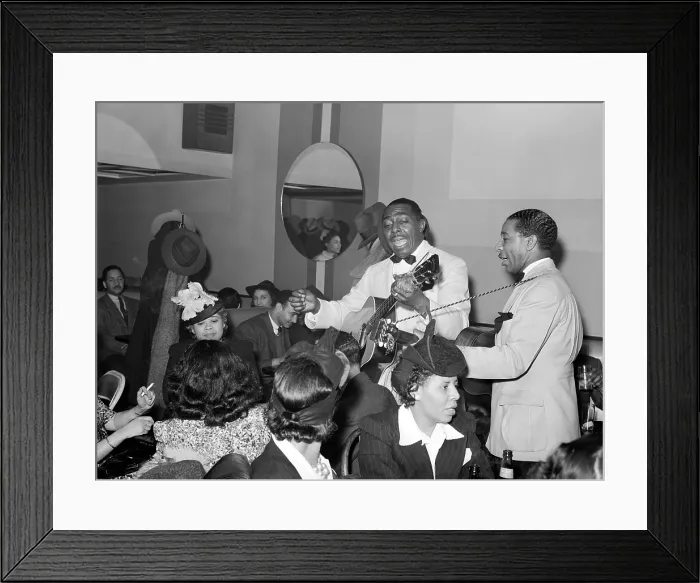 Framed Print : Entertainers at Negro tavern. Chicago, Illinois. Lee Russell photograph, 1941 Framed Print : Entertainers at Negro tavern. Chicago, Illinois. Lee Russell photograph, 1941