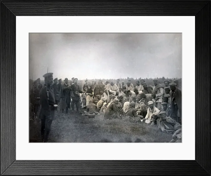Framed Print : Russian convicts on their way to Siberia, purchasing provisions from villagers as George Kennan (1845-1924), American writer in left background
