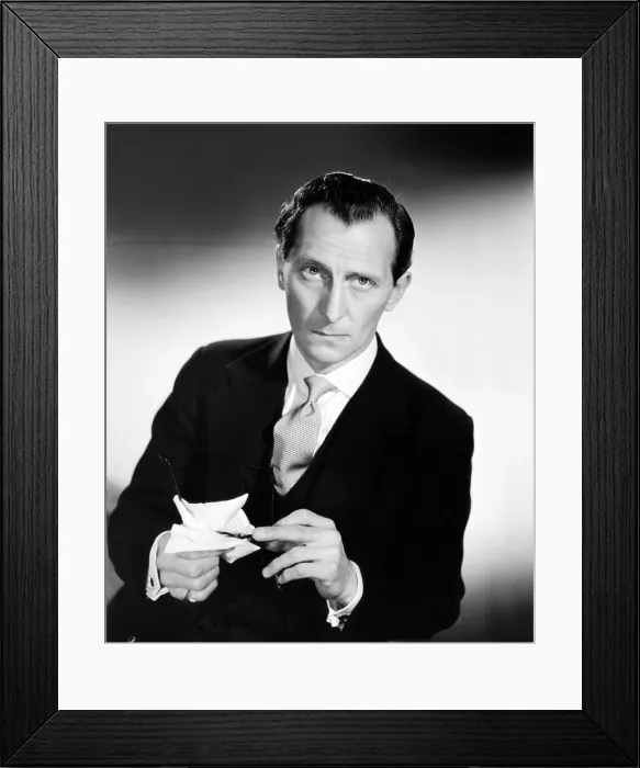 Framed Print : THE END OF THE AFFAIR, Peter Cushing, 1955