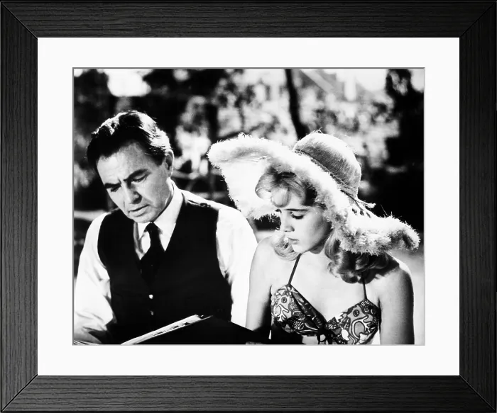 Framed Print : LOLITA, form left: James Mason, Sue Lyon, 1962