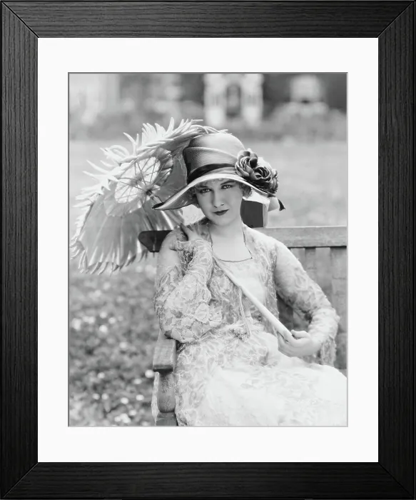 Framed Print : LONDON, Dorothy Gish, 1926 Framed Print : LONDON, Dorothy Gish, 1926