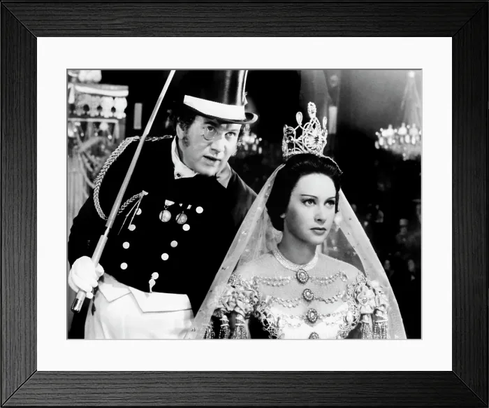 Framed Print : LOLA MONTES, Peter Ustinov, Martine Carol, 1955 Framed Print : LOLA MONTES, Peter Ustinov, Martine Carol, 1955