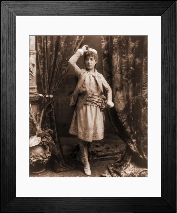 Framed Print : Julia Marlowe (1866-1950), English born American actress, as Viola in Shakespeare's TWELFTH NIGHT. 1888 photo by Benjamin Falk Framed Print : Julia Marlowe (1866-1950), English born American actress, as Viola in Shakespeare's TWELFTH NIGHT. 1888 photo by Benjamin Falk