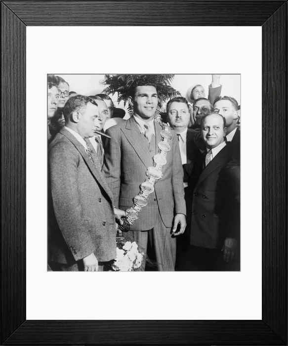 Framed Print : Max Schmeling (1905-2005), wearing heavyweight belt, flanked by his manager Joe Jacobs and Nat Fleischer (right), editor of the boxing magazine, RING Framed Print : Max Schmeling (1905-2005), wearing heavyweight belt, flanked by his manager Joe Jacobs and Nat Fleischer (right), editor of the boxing magazine, RING