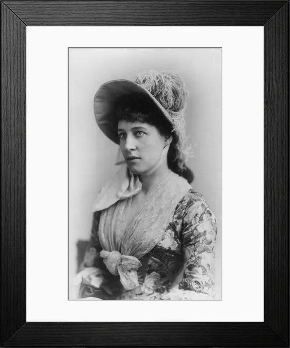 Framed Print : Lillie Langtry (1853-1929), shortly after her London stage debut in SHE STOOPS TOP CONQUER