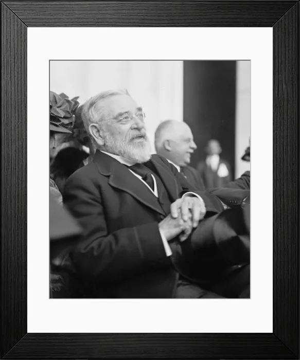 Framed Print : Robert Lincoln(1843-1926), the only child of Abraham Lincoln to survive into adulthood, as an elderly man at the dedication of the Lincoln Memorial in 1922 Framed Print : Robert Lincoln(1843-1926), the only child of Abraham Lincoln to survive into adulthood, as an elderly man at the dedication of the Lincoln Memorial in 1922
