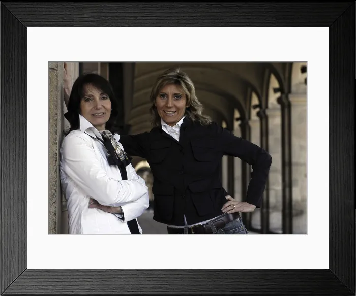 Framed Print : Michela and Elena Martignoni (2007). Oscar Elias / AISA / Everett Collection (184636)**US SALES ONLY**