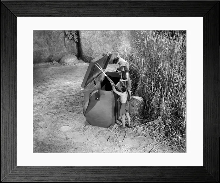 Framed Print : DR. CYCLOPS, Janice Logan (center), 1940 Framed Print : DR. CYCLOPS, Janice Logan (center), 1940