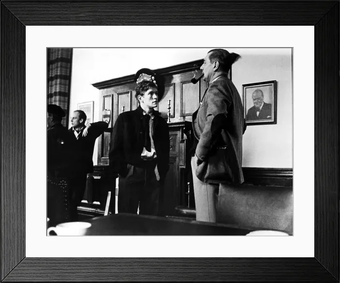 Framed Print : THE LONELINESS OF THE LONG DISTANCE RUNNER, Tom Courtenay, Michael Redgrave, 1962