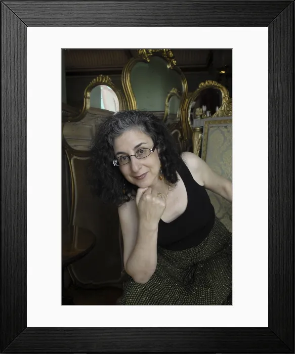Framed Print : KUSHNEREllen (1955). Writer. 2007. Oscar Elias / AISA / Everett Collection (184681)**US SALES ONLY** Framed Print : KUSHNEREllen (1955). Writer. 2007. Oscar Elias / AISA / Everett Collection (184681)**US SALES ONLY**