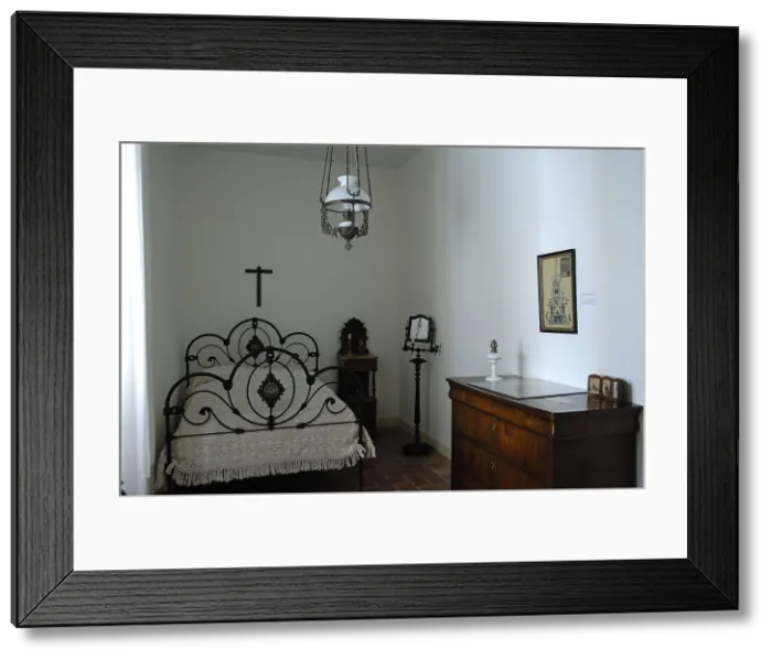 Framed Print : SPAIN. Valladolid. Birthplace of Jos Zorrilla. Bedroom. Rafa Prez / AISA / Everett Collection (188327)**US SALES ONLY** Framed Print : SPAIN. Valladolid. Birthplace of Jos Zorrilla. Bedroom. Rafa Prez / AISA / Everett Collection (188327)**US SALES ONLY**