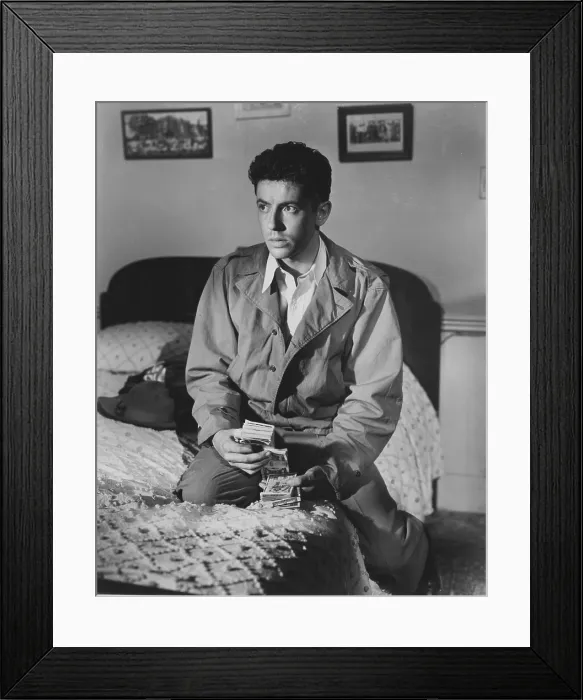 Framed Print : SIDE STREET, Farley Granger, 1950 Framed Print : SIDE STREET, Farley Granger, 1950