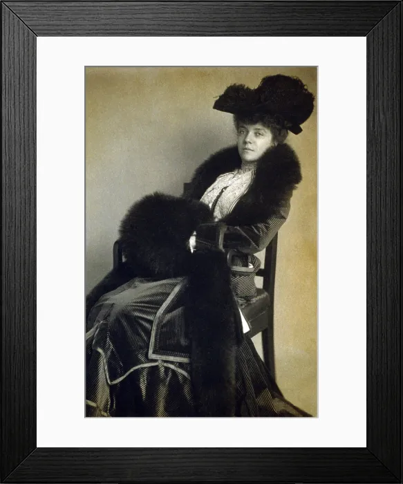Framed Print : Alice Roosevelt (1884-1980), wearing hat and fur with muff, at the age of 18. 1902 portrait by Frances Benjamin Johnston
